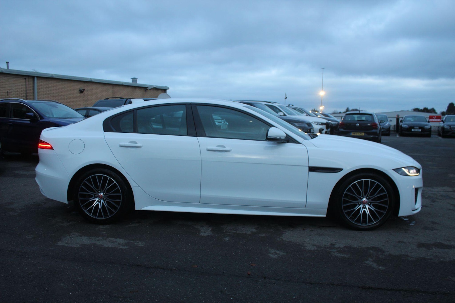Used Jaguar XE 2019 for sale - 77054084: Photo 20