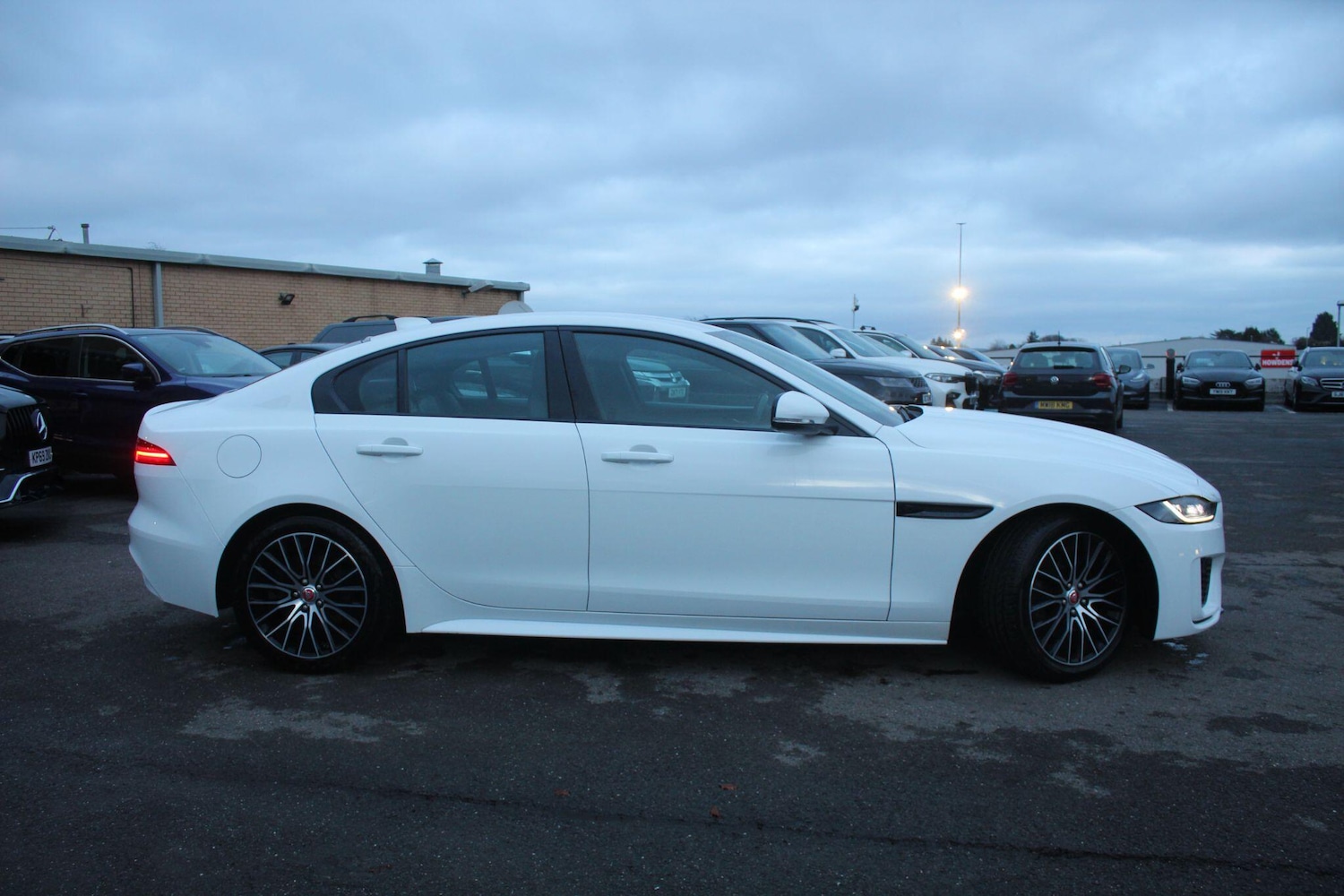 Used Jaguar XE 2019 for sale - 77054084: Photo 21