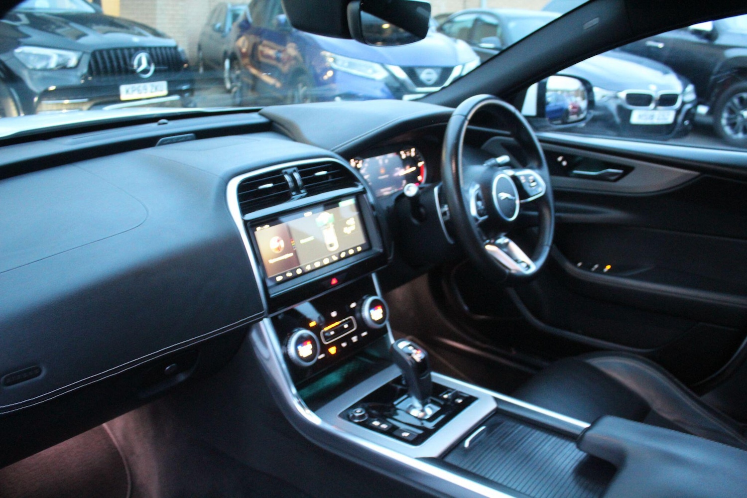 Used Jaguar XE 2019 for sale - 77054084: Photo 30