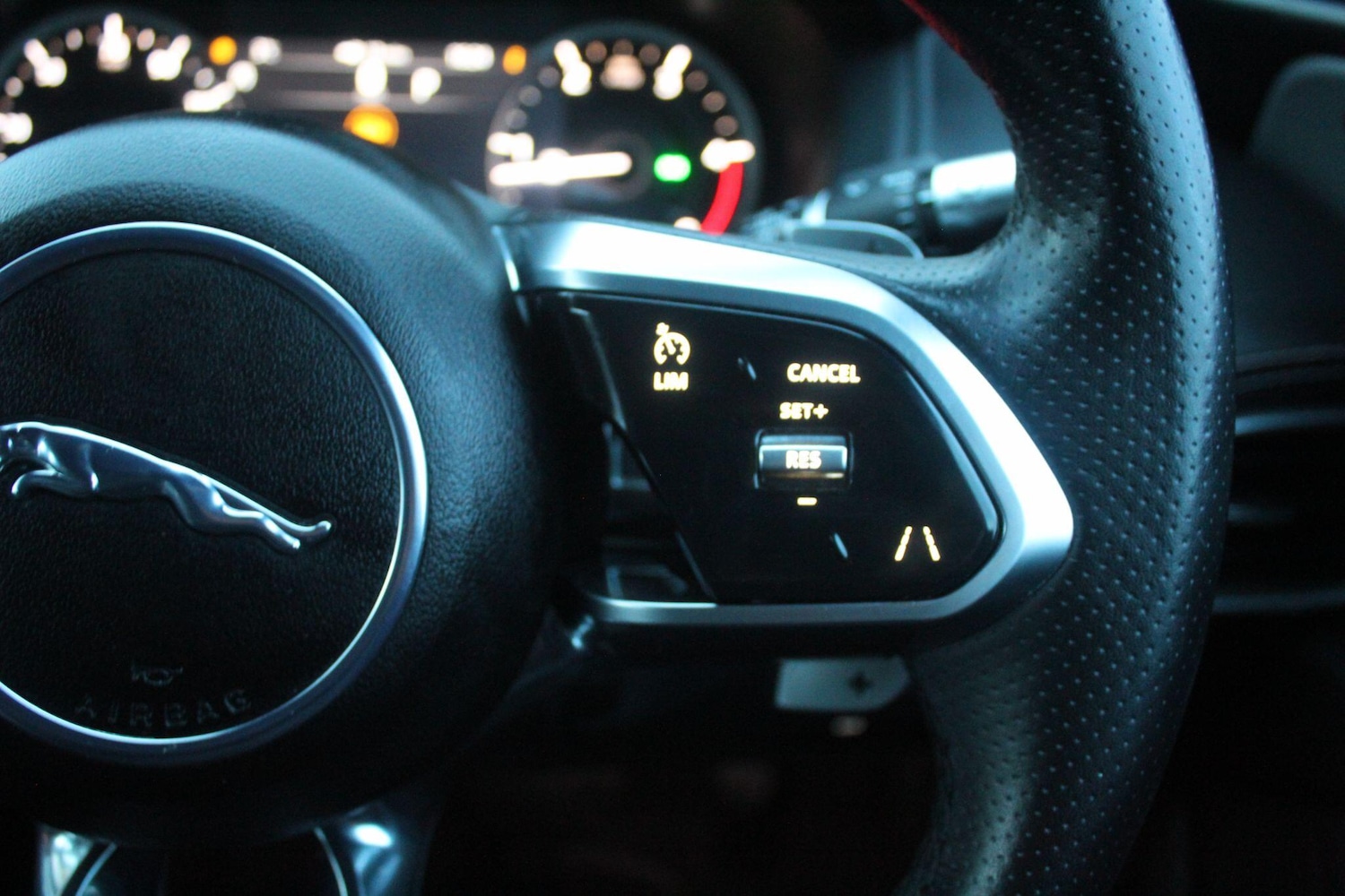 Used Jaguar XE 2019 for sale - 77054084: Photo 35