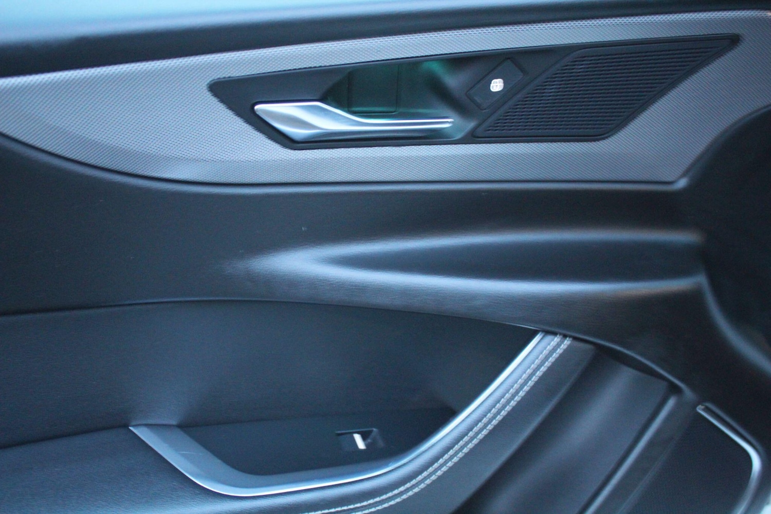 Used Jaguar XE 2019 for sale - 77054084: Photo 39