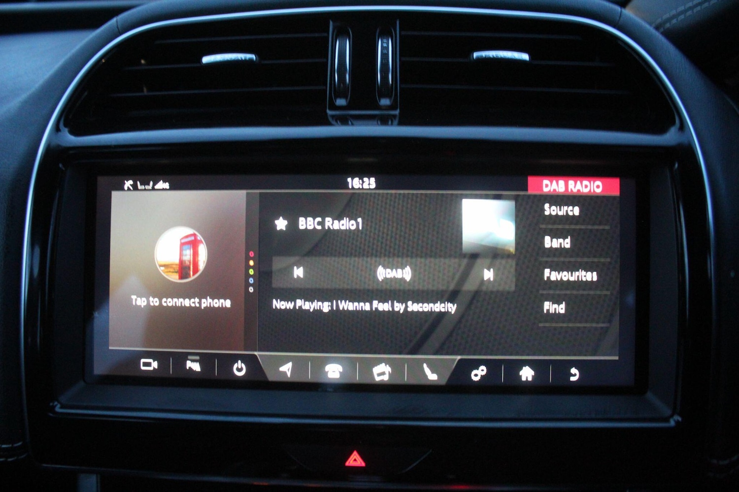 Used Jaguar XE 2019 for sale - 77054084: Photo 41