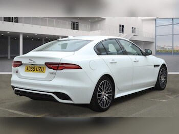 Used Jaguar XE 2019 for sale - 77054084: Photo