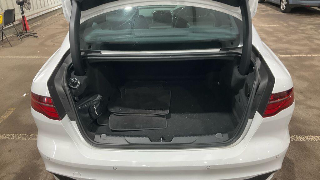 Used Jaguar XE 2019 for sale - 77054084: Photo 7