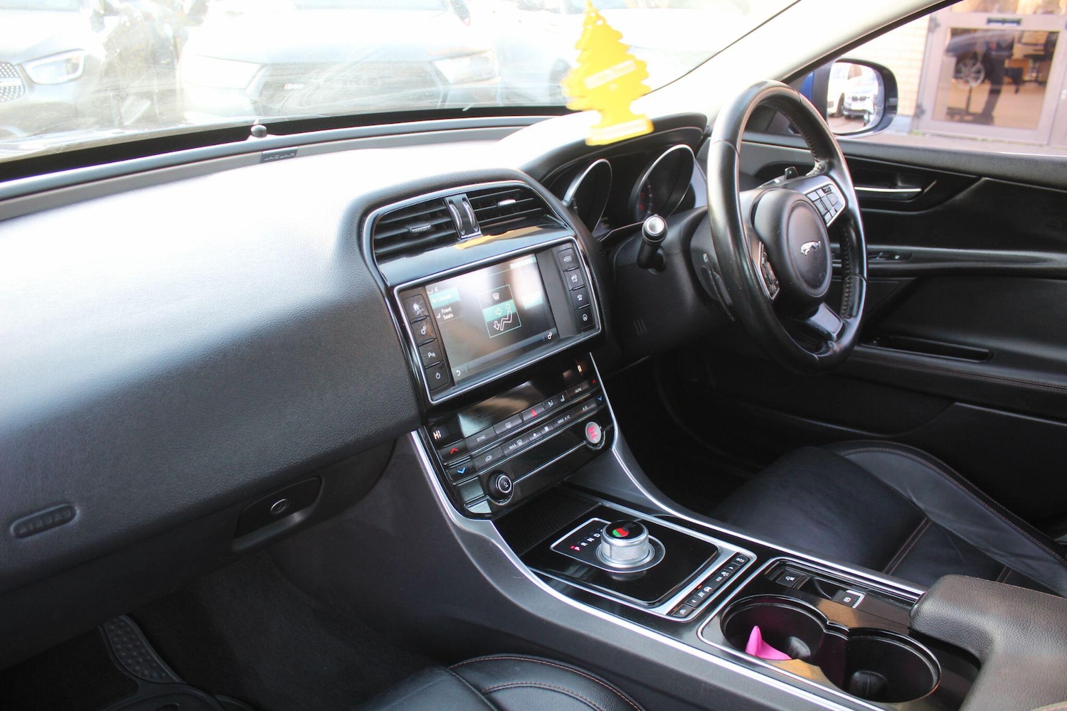 Used Jaguar XE 2015 for sale - 77081875: Photo 17