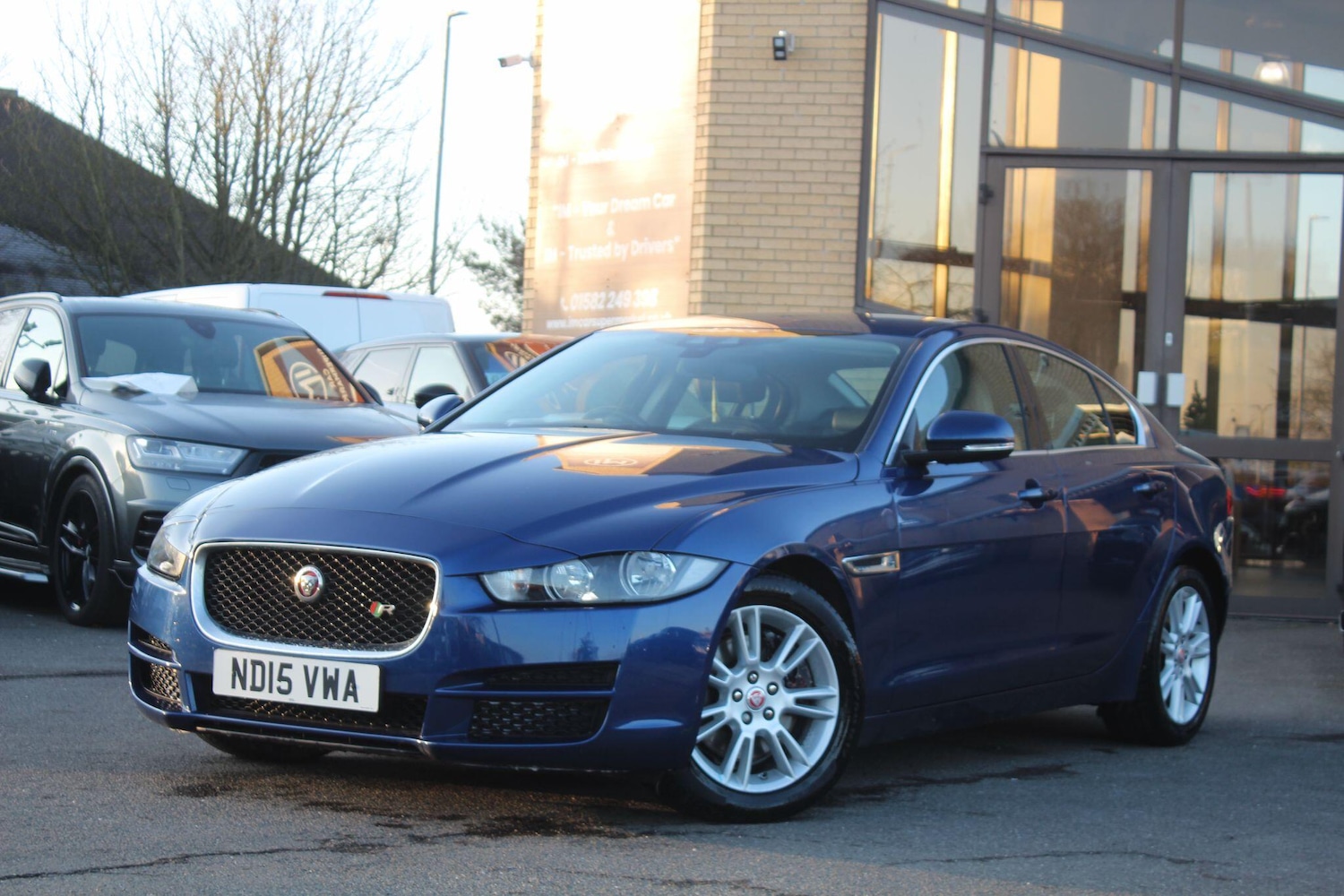 Used Jaguar XE 2015 for sale - 77081875: Photo 2