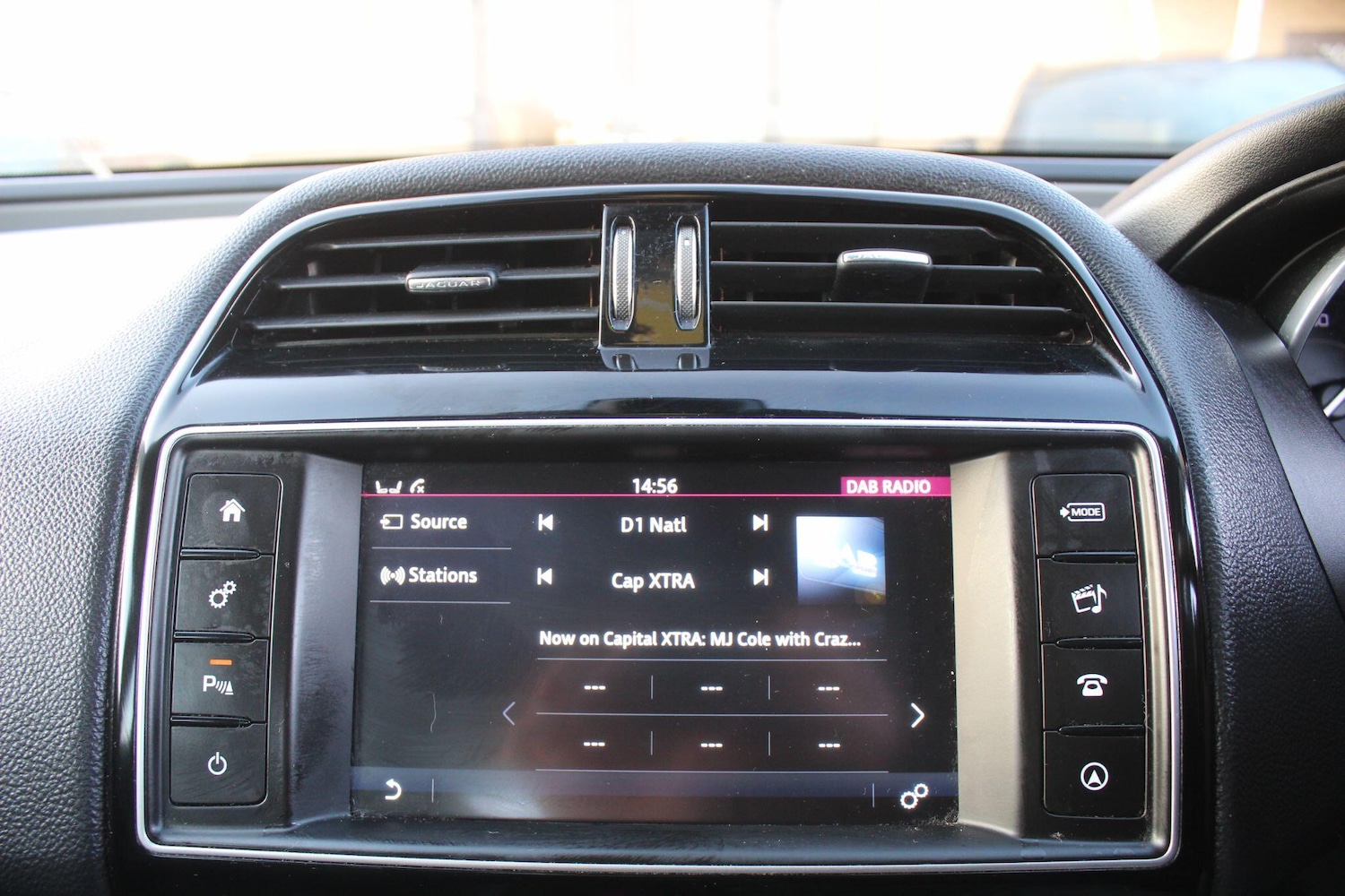 Used Jaguar XE 2015 for sale - 77081875: Photo 26