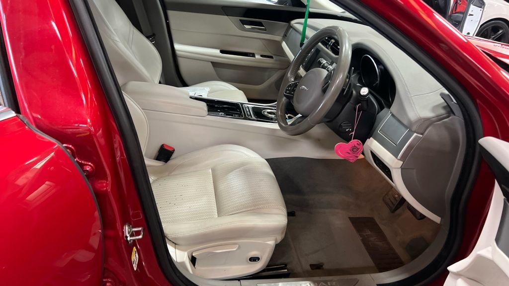 Used Jaguar XF 2017 for sale - 76562479: Photo 7