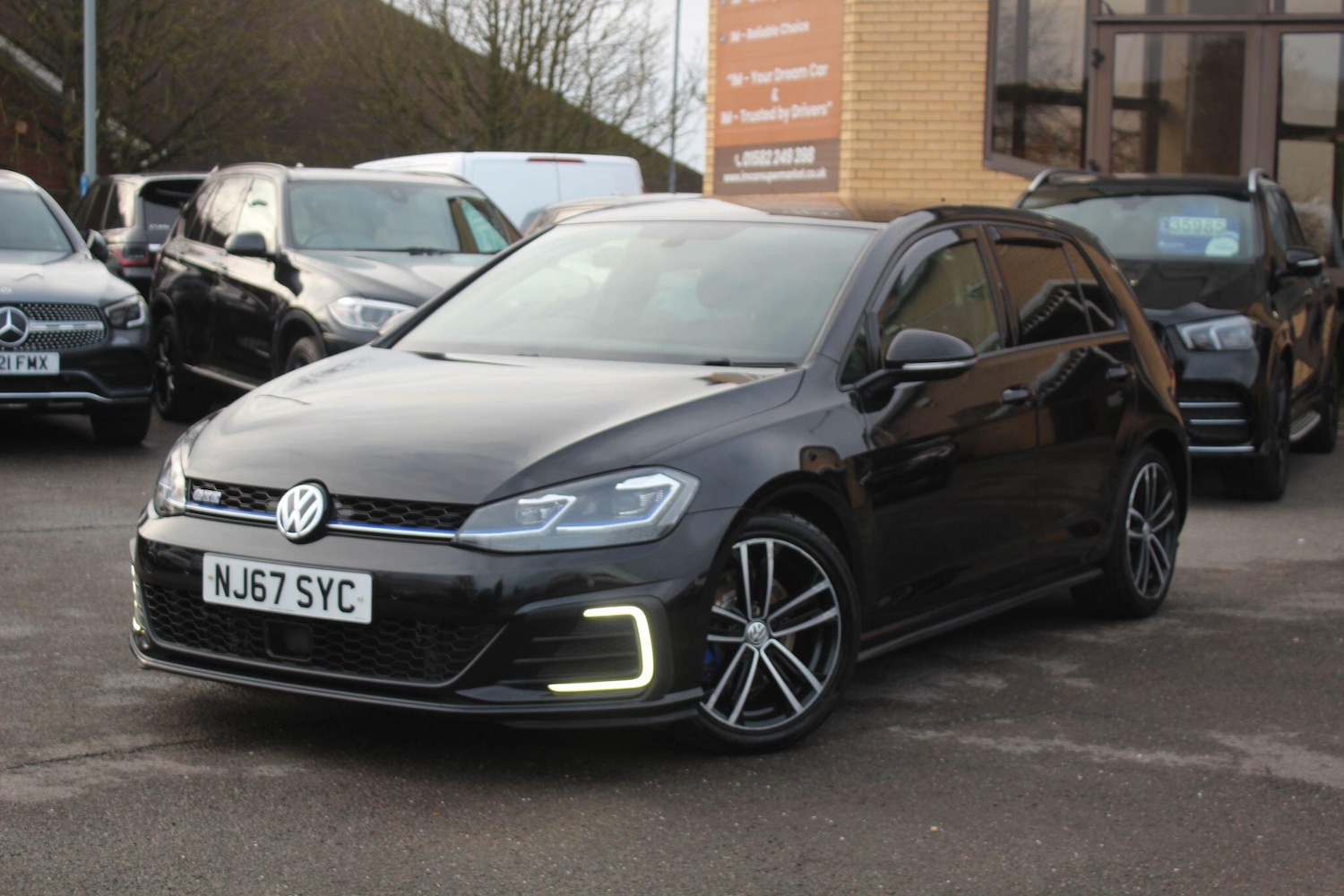 Used Volkswagen Golf 2017 for sale - 76866453: Photo 2