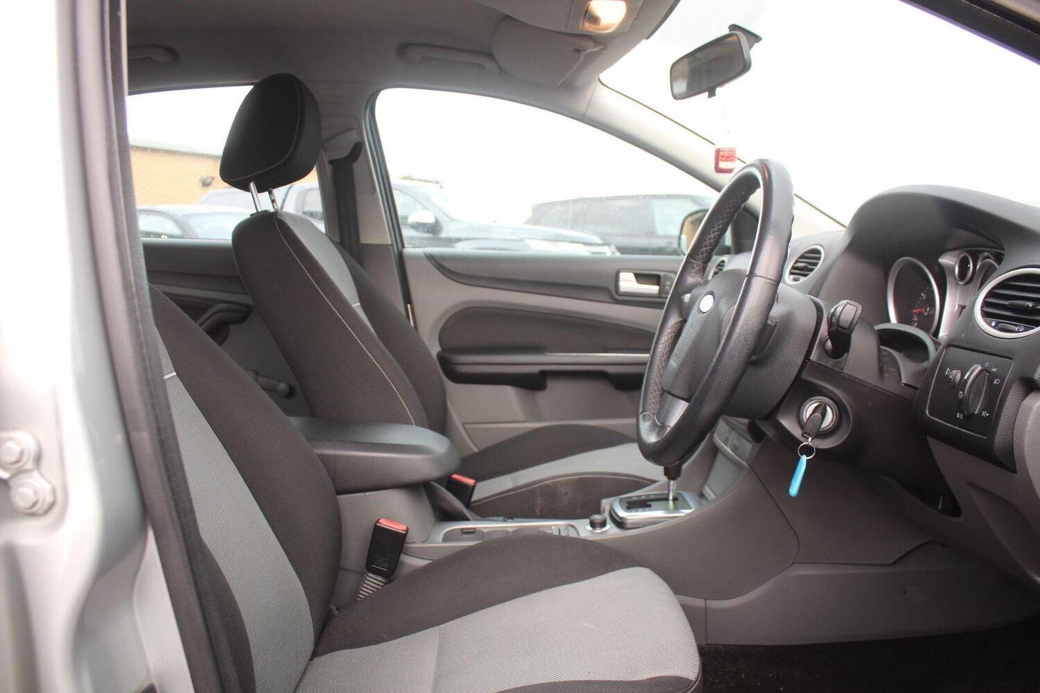 Used Ford Focus 2010 for sale - 77574649: Photo 28