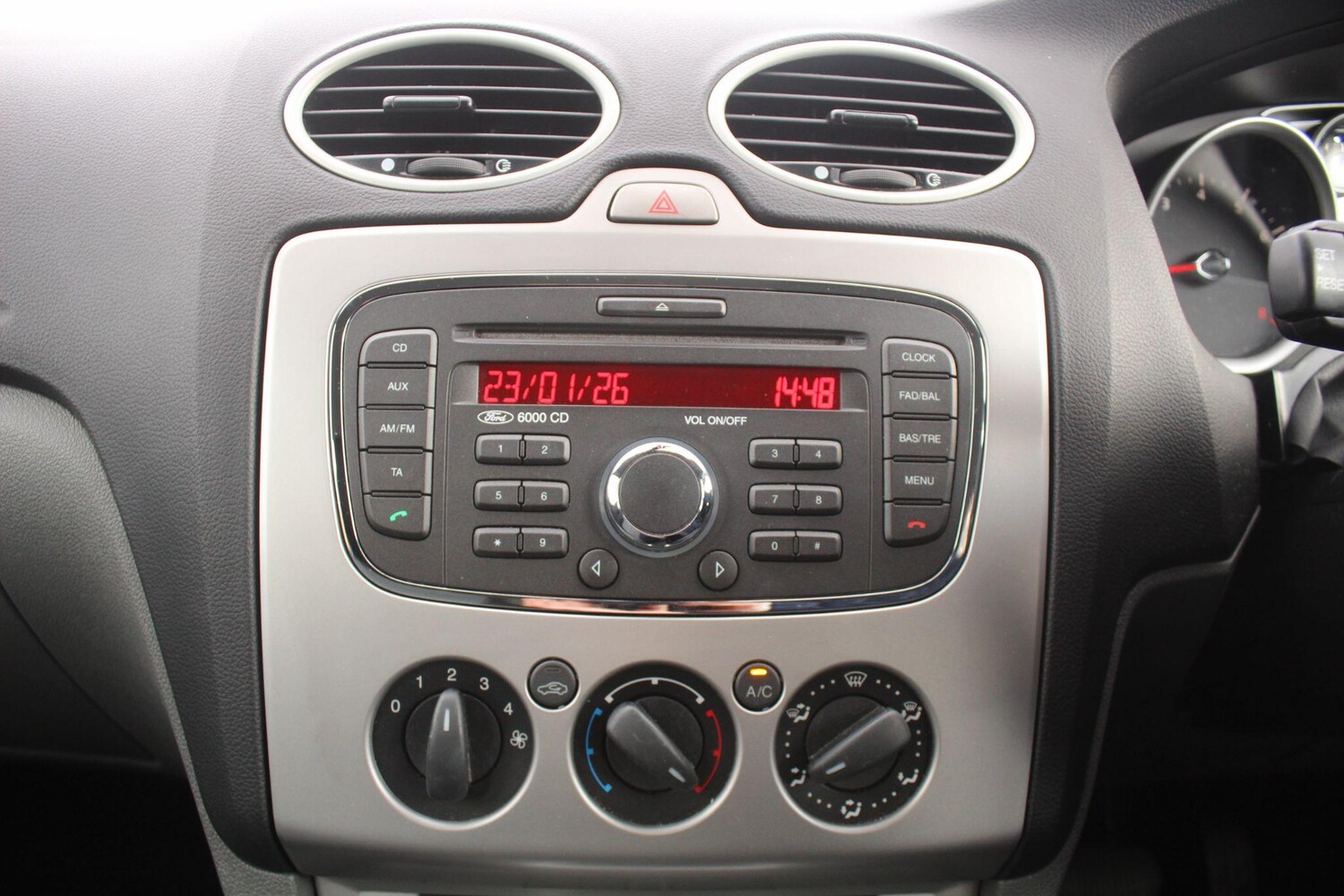 Used Ford Focus 2010 for sale - 77574649: Photo 35