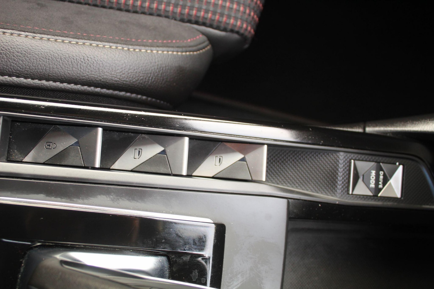 Used DS Automobiles DS 3 Crossback 2021 for sale - 76512763: Photo 50