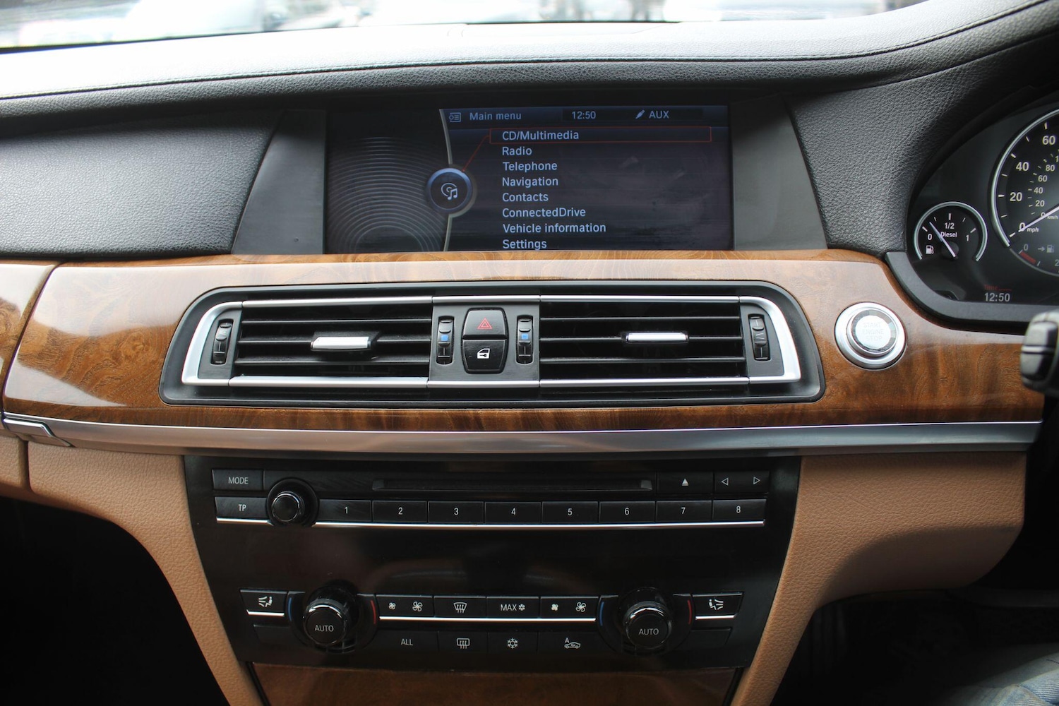 Used BMW 7 Series 2010 for sale - 76913889: Photo 28