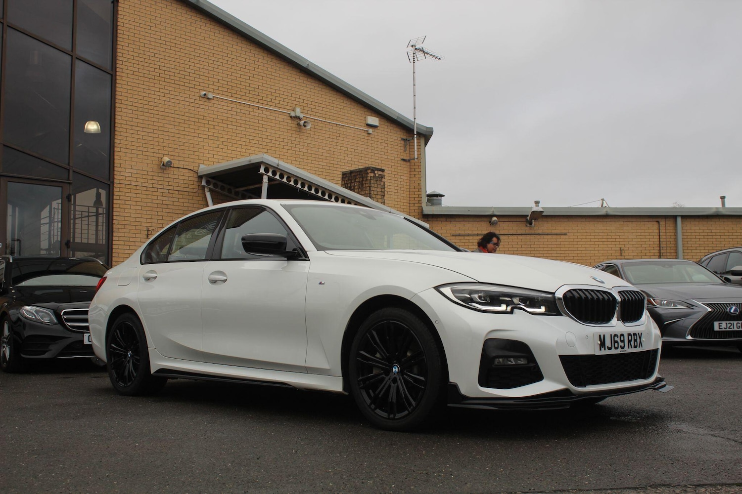 Used BMW 3 Series 2019 for sale - 76121475: Photo 2