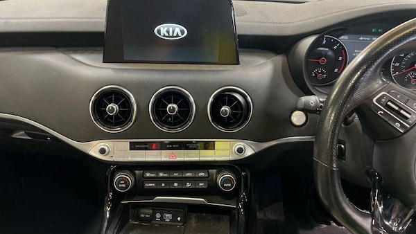 Used Kia Stinger 2019 for sale - 76122897: Photo 9