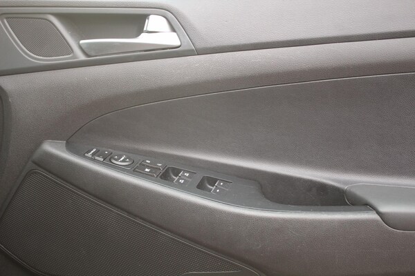 Used Hyundai TUCSON 2018 for sale - 76024858: Photo 11