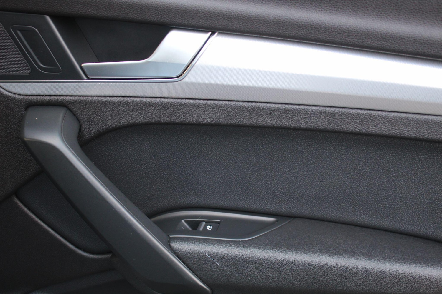 Used Audi Q5 2017 for sale - 76996707: Photo 33