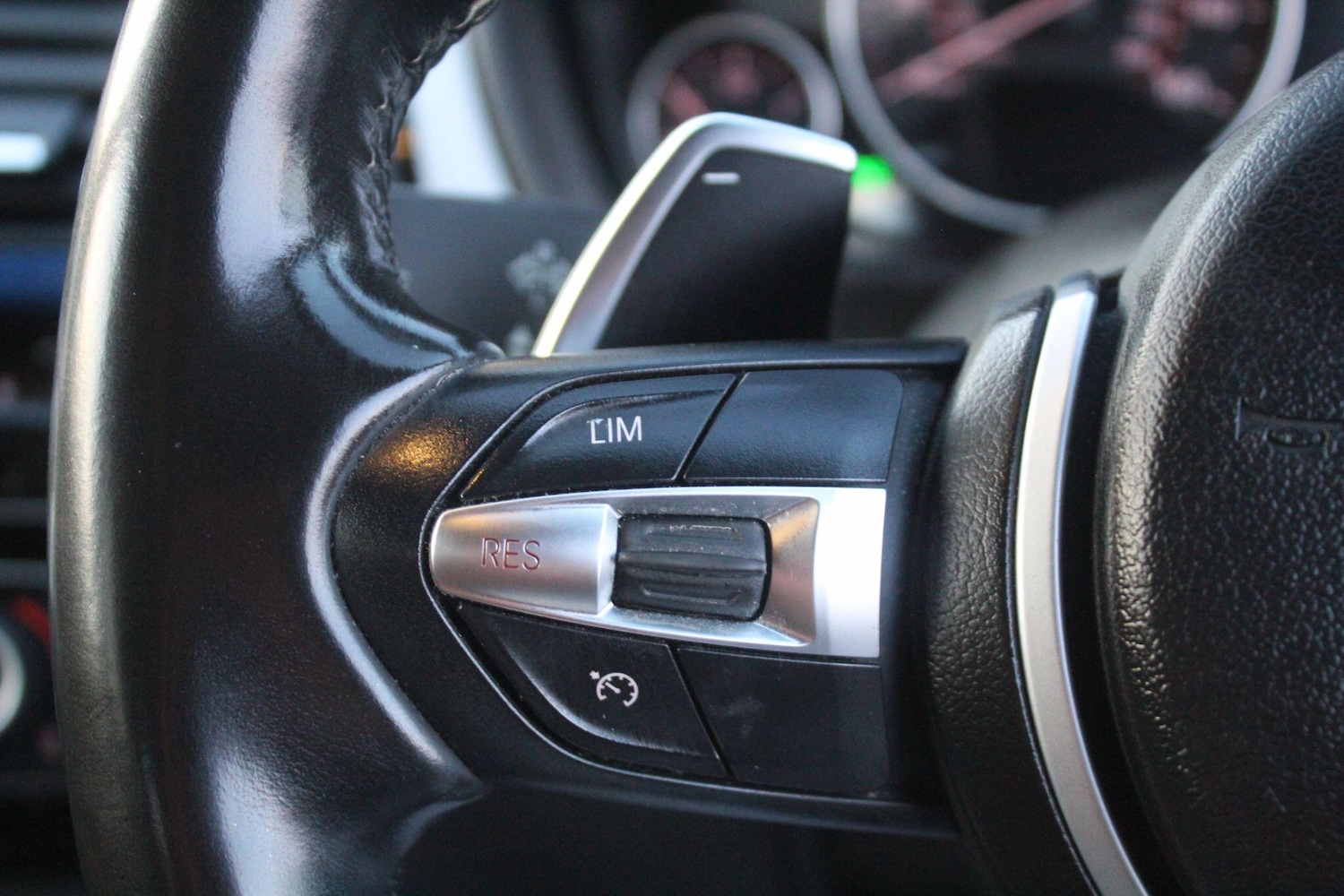 Used BMW 3 Series 2017 for sale - 77074923: Photo 32