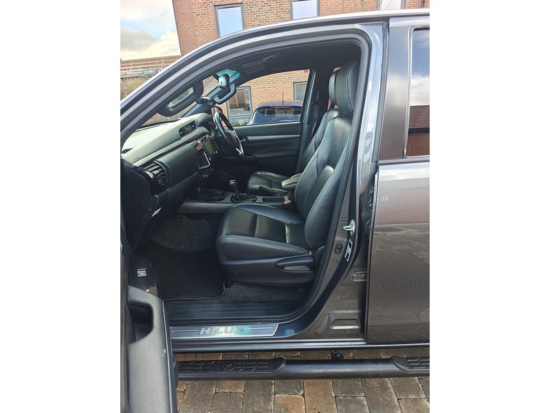 Used Toyota Hilux 2022 for sale - 76848510: Photo 53