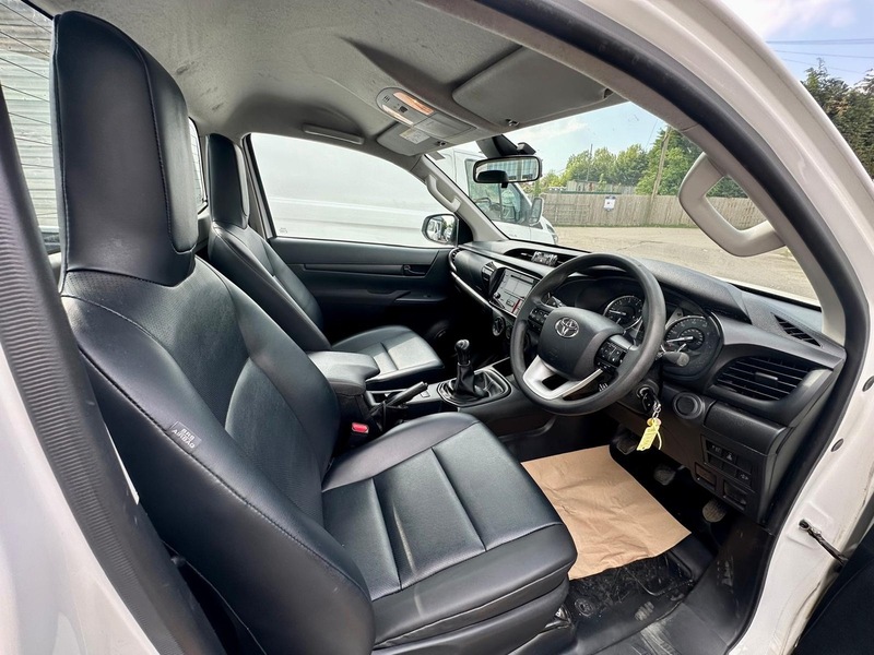 Used Toyota Hilux 2021 for sale - 76605239: Photo 19