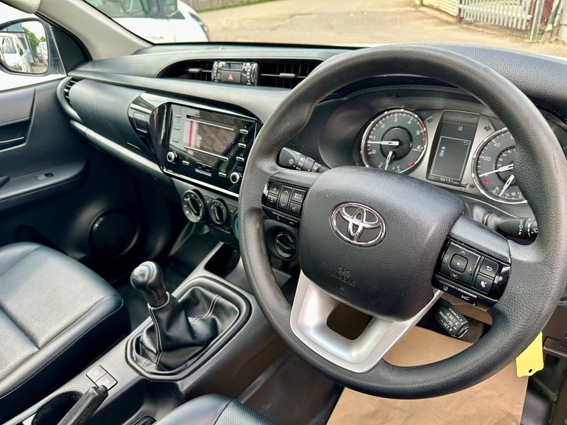 Used Toyota Hilux 2021 for sale - 76605239: Photo 24