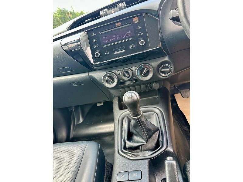Used Toyota Hilux 2021 for sale - 76605239: Photo 26