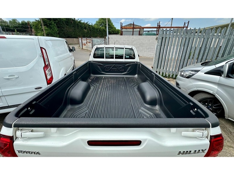 Used Toyota Hilux 2021 for sale - 76605239: Photo 8