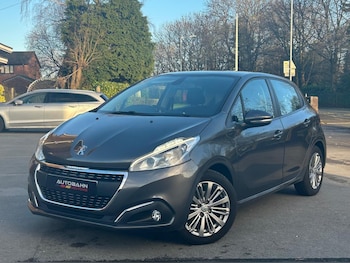 Used Peugeot 208 2018 for sale - 77016746: Photo
