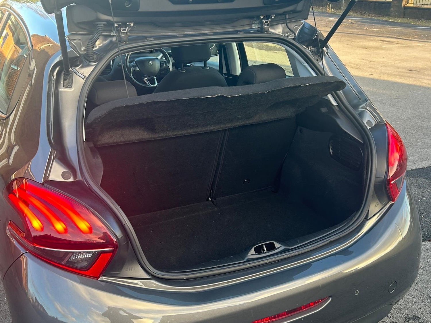 Used Peugeot 208 2018 for sale - 77016746: Photo 20