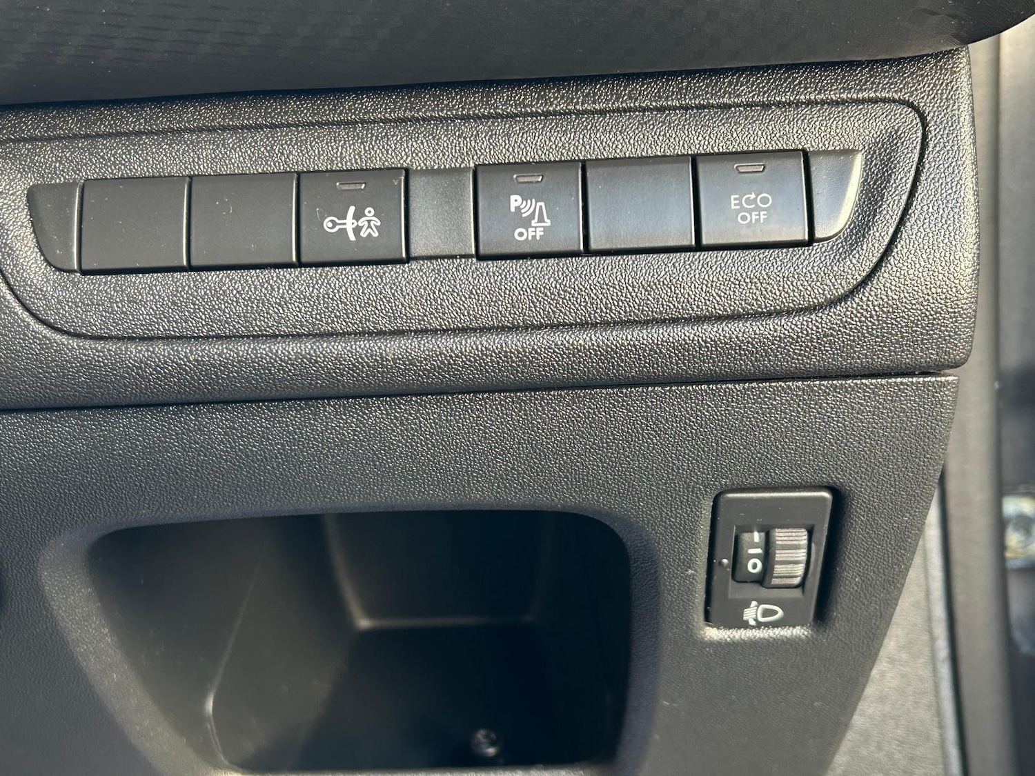 Used Peugeot 208 2018 for sale - 77016746: Photo 25