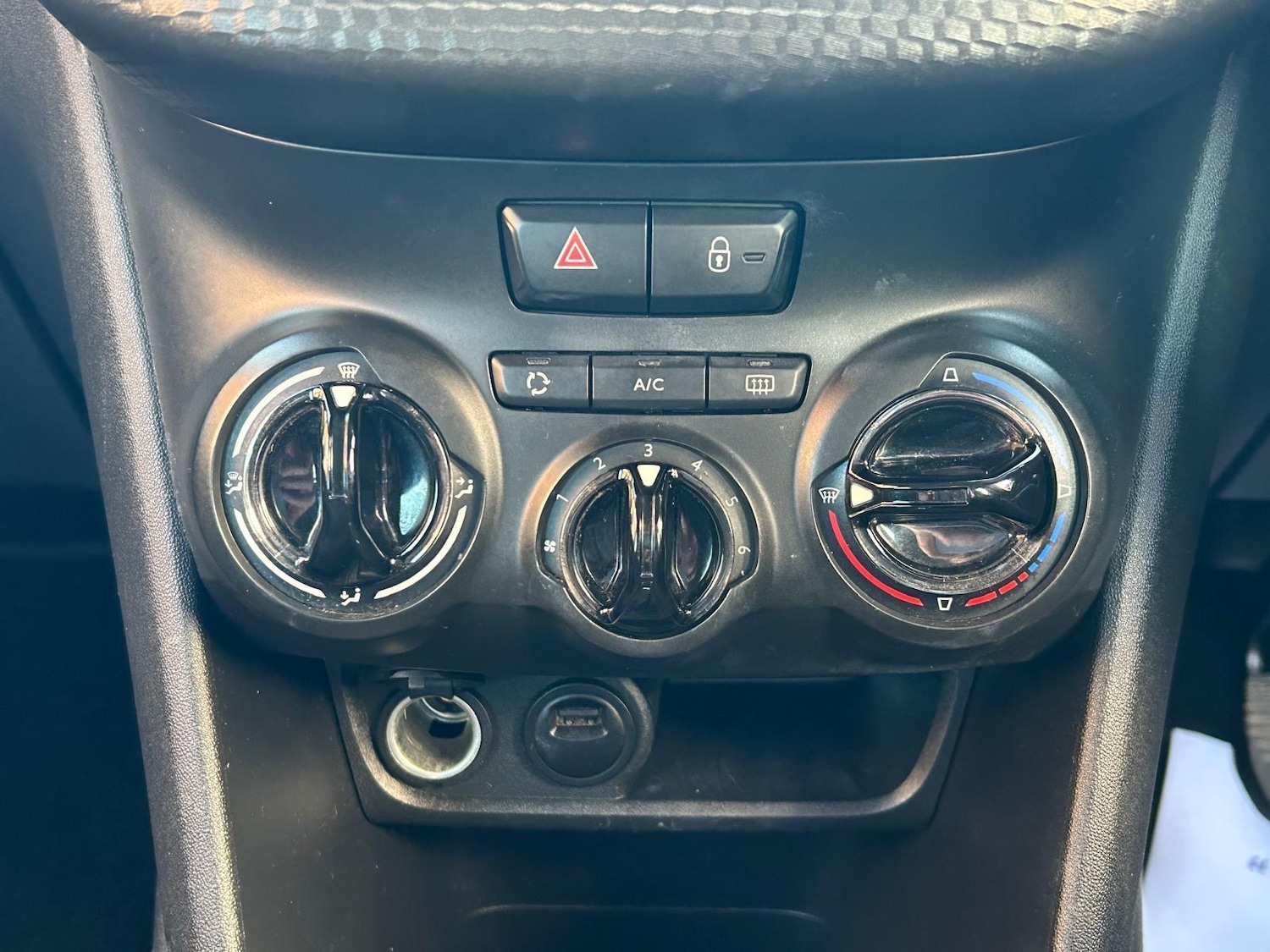 Used Peugeot 208 2018 for sale - 77016746: Photo 28