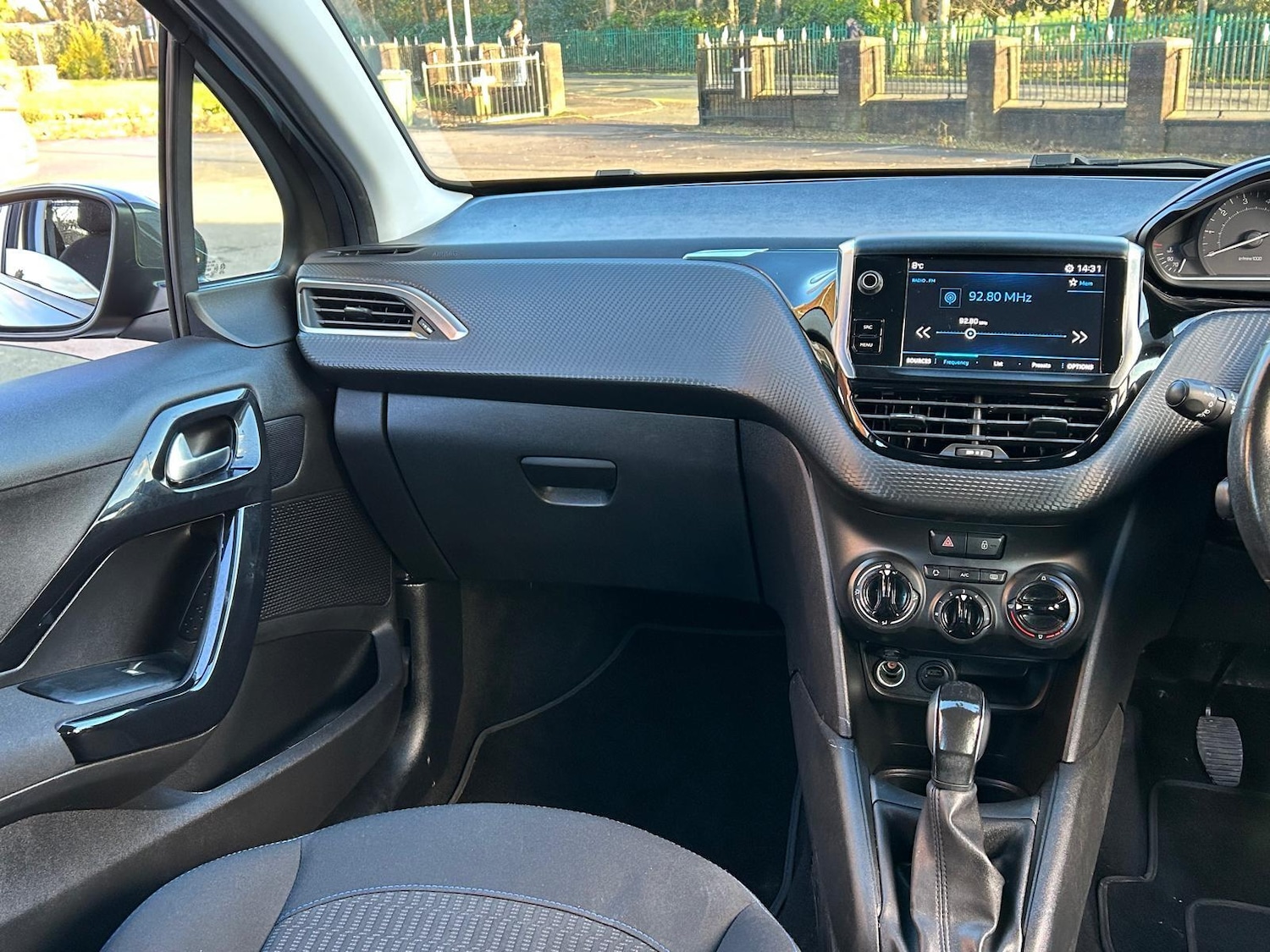 Used Peugeot 208 2018 for sale - 77016746: Photo 31