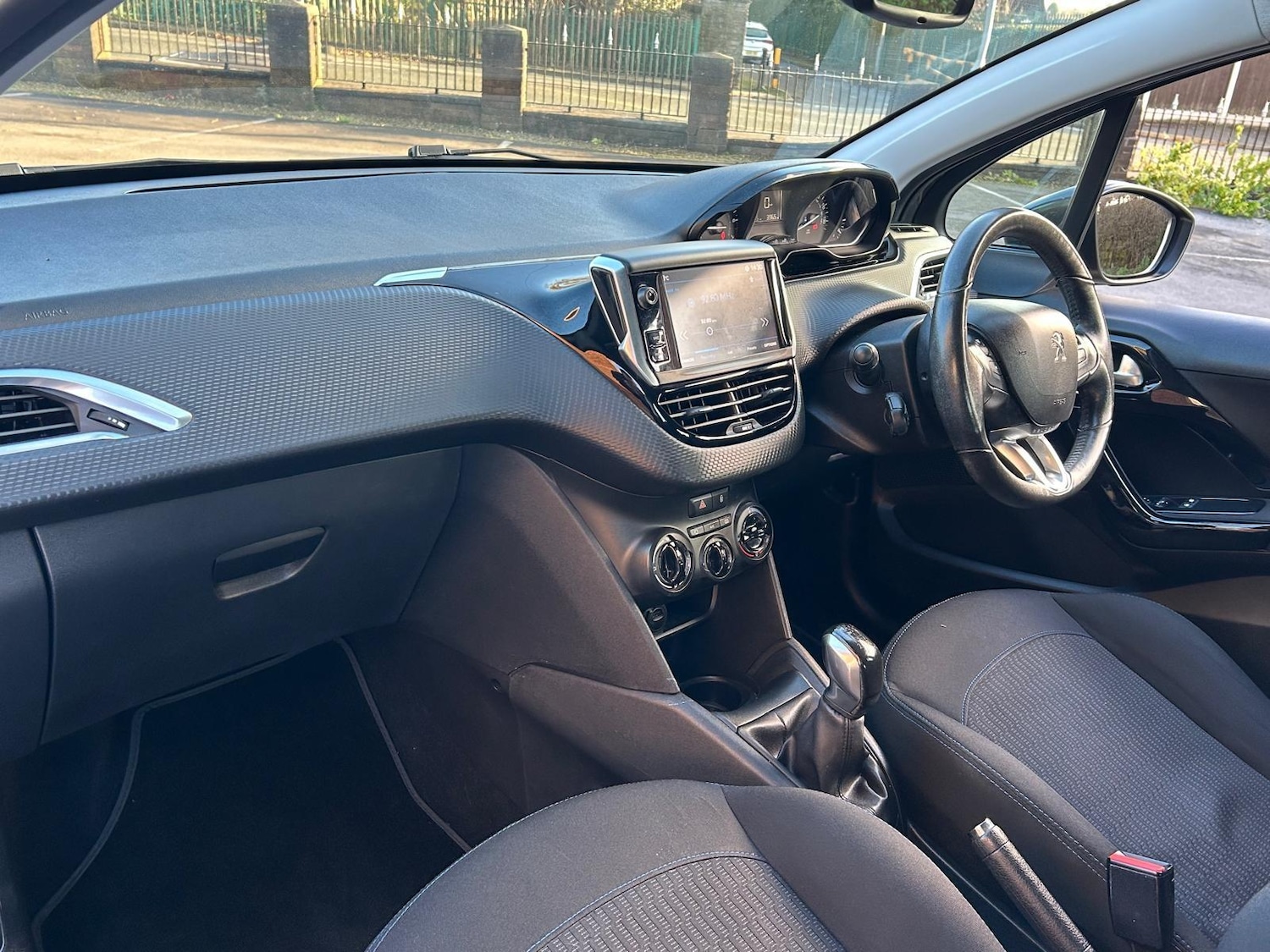 Used Peugeot 208 2018 for sale - 77016746: Photo 35