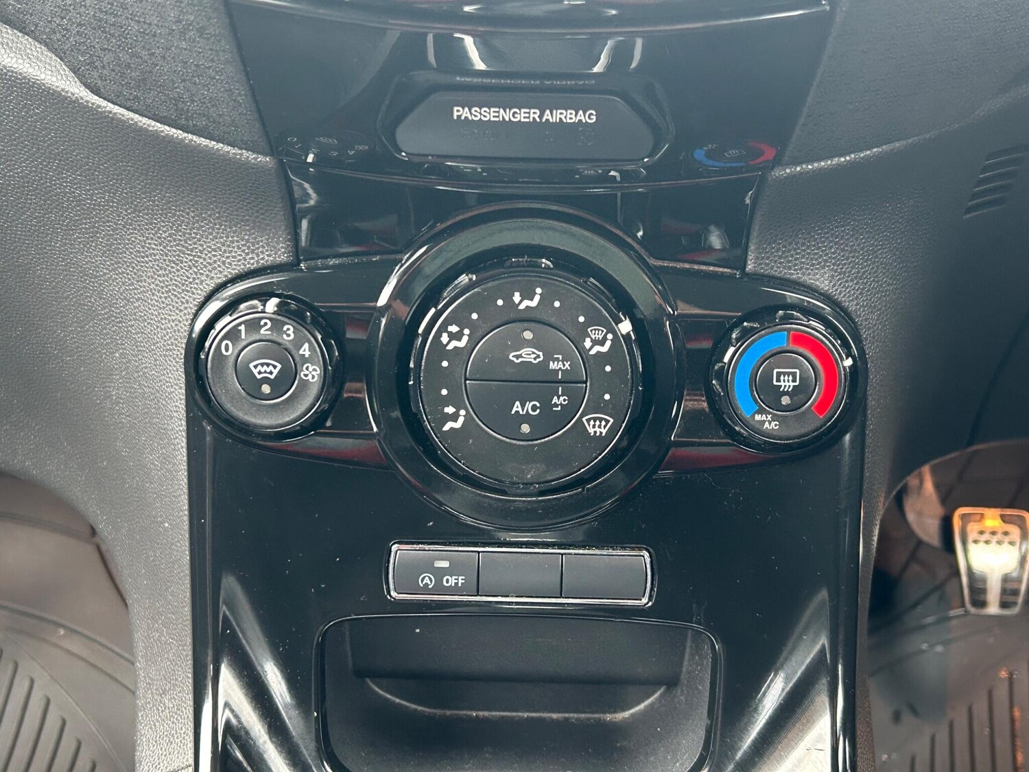 Used Ford Fiesta 2015 for sale - 77909123: Photo 36