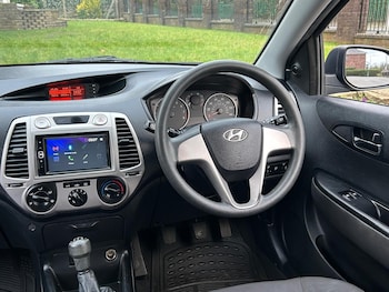 Used Hyundai i20 2009 for sale - 77082065: Photo