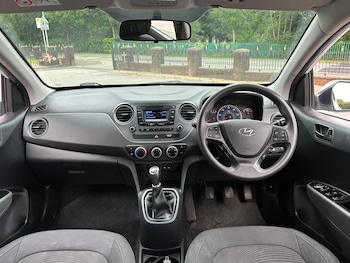 Used Hyundai i10 2017 for sale - 79388068: Photo