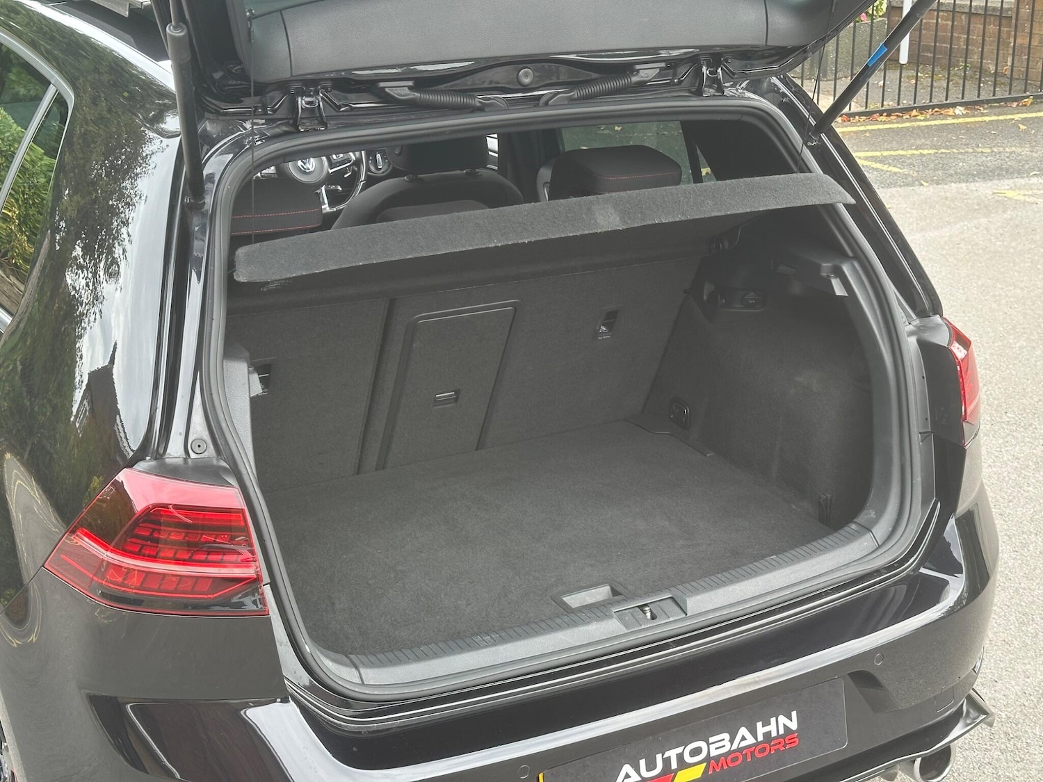 Used Volkswagen Golf 2018 for sale - 76094710: Photo 30