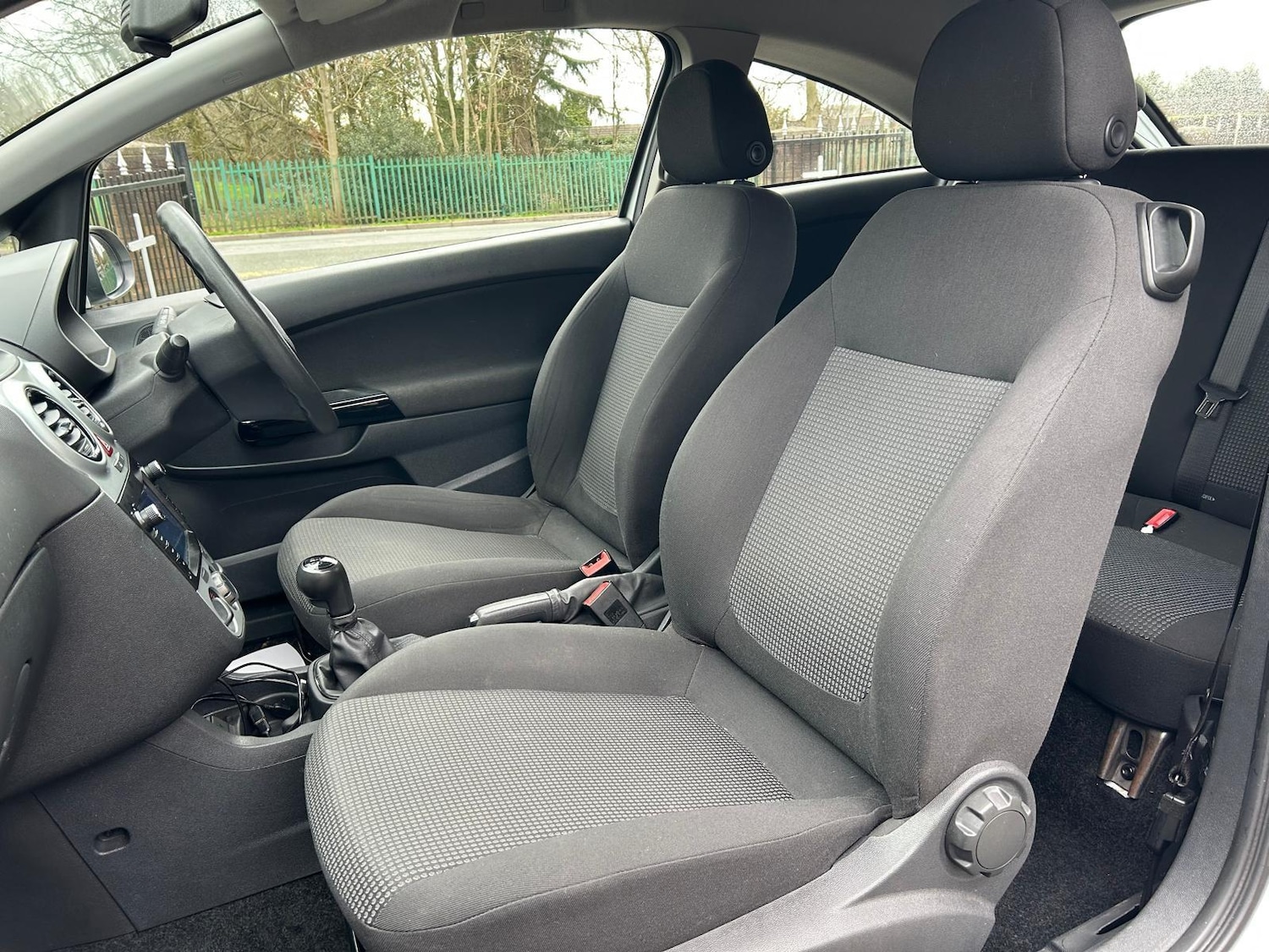 Used Vauxhall Corsa 2012 for sale - 77709490: Photo 3