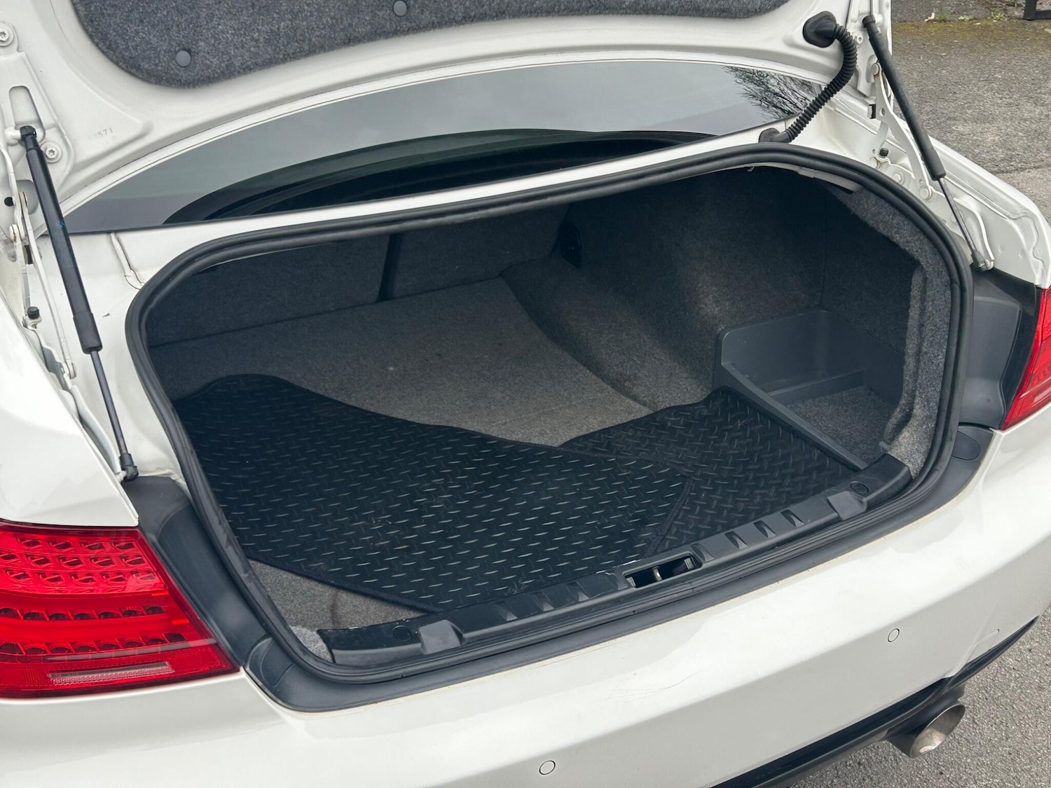 Used BMW 3 Series 2011 for sale - 77799243: Photo 30