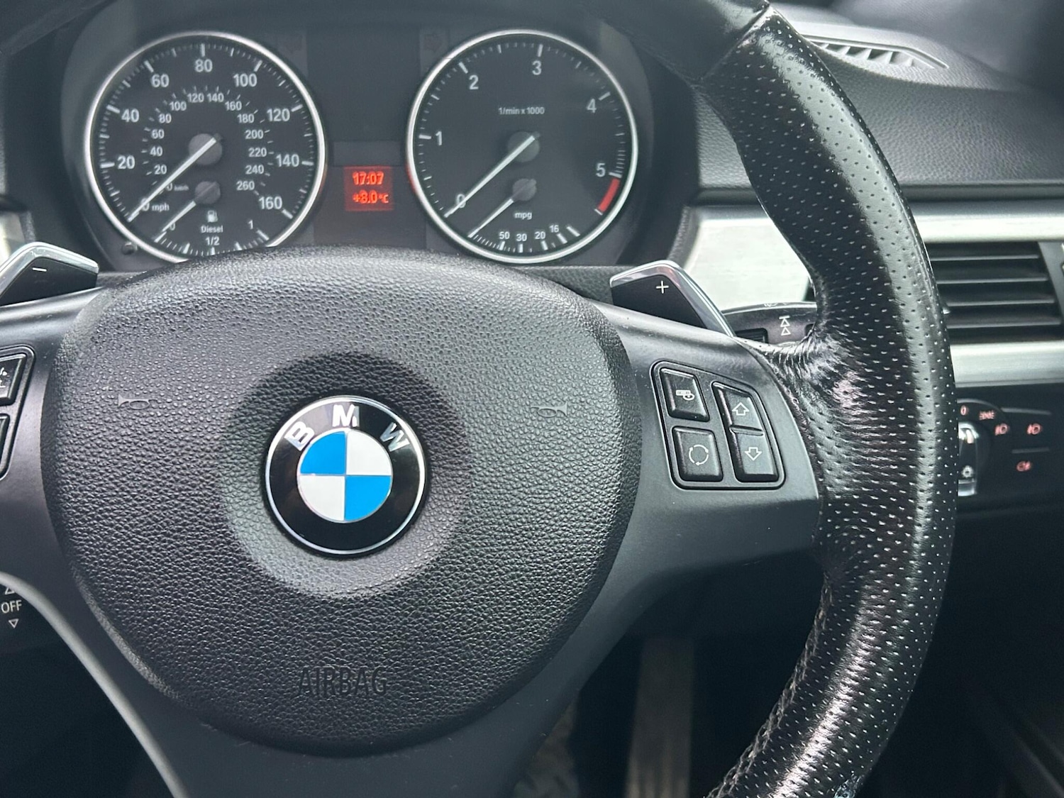 Used BMW 3 Series 2011 for sale - 77799243: Photo 37