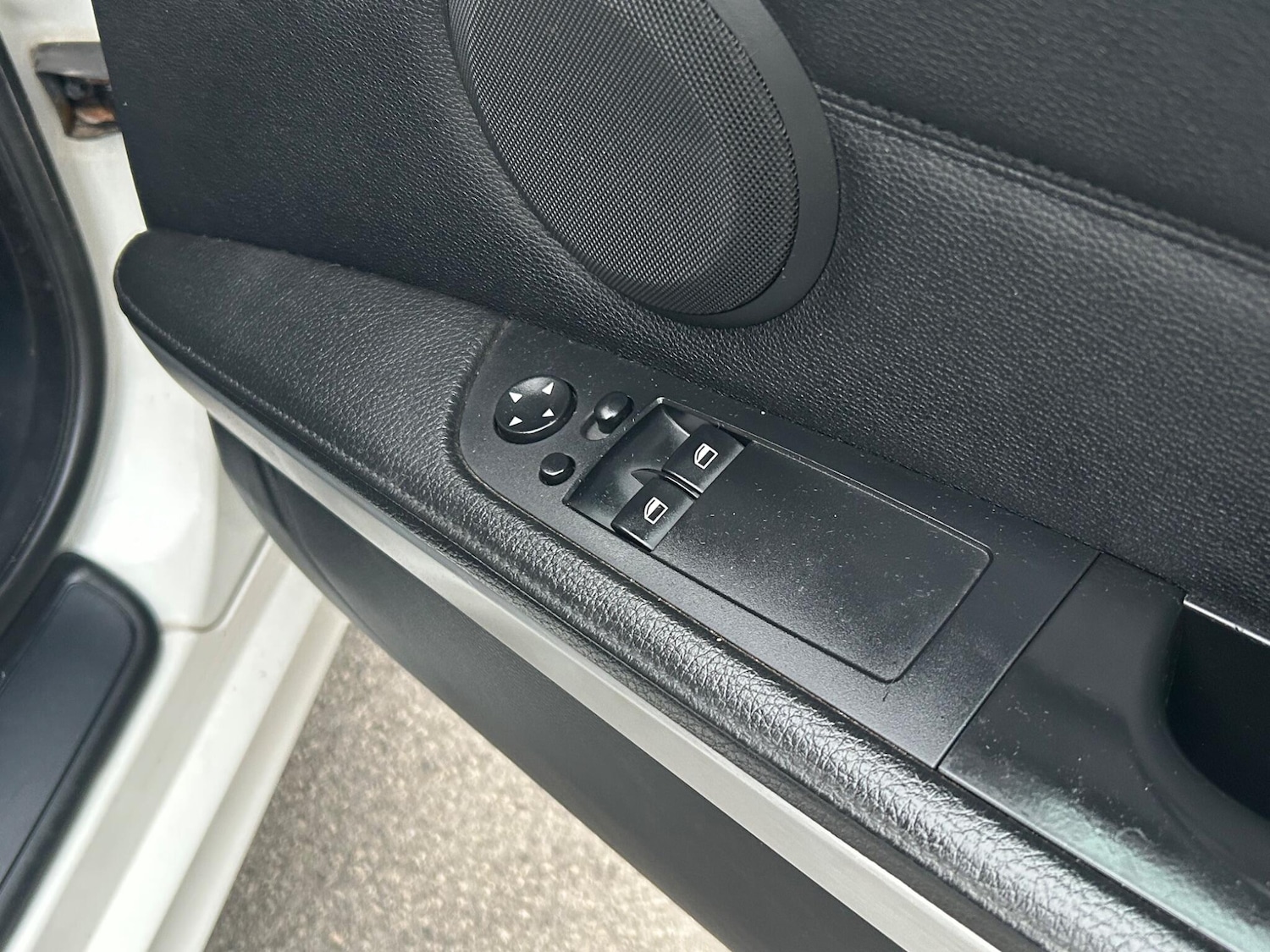 Used BMW 3 Series 2011 for sale - 77799243: Photo 42