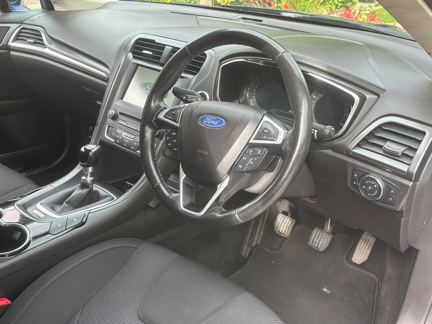 Used Ford Mondeo 2015 for sale - 76472104: Photo 25