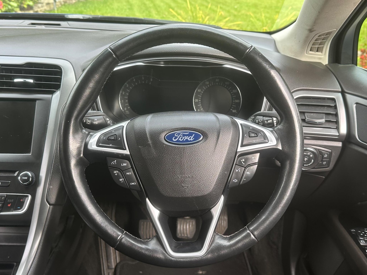 Used Ford Mondeo 2015 for sale - 76472104: Photo 31