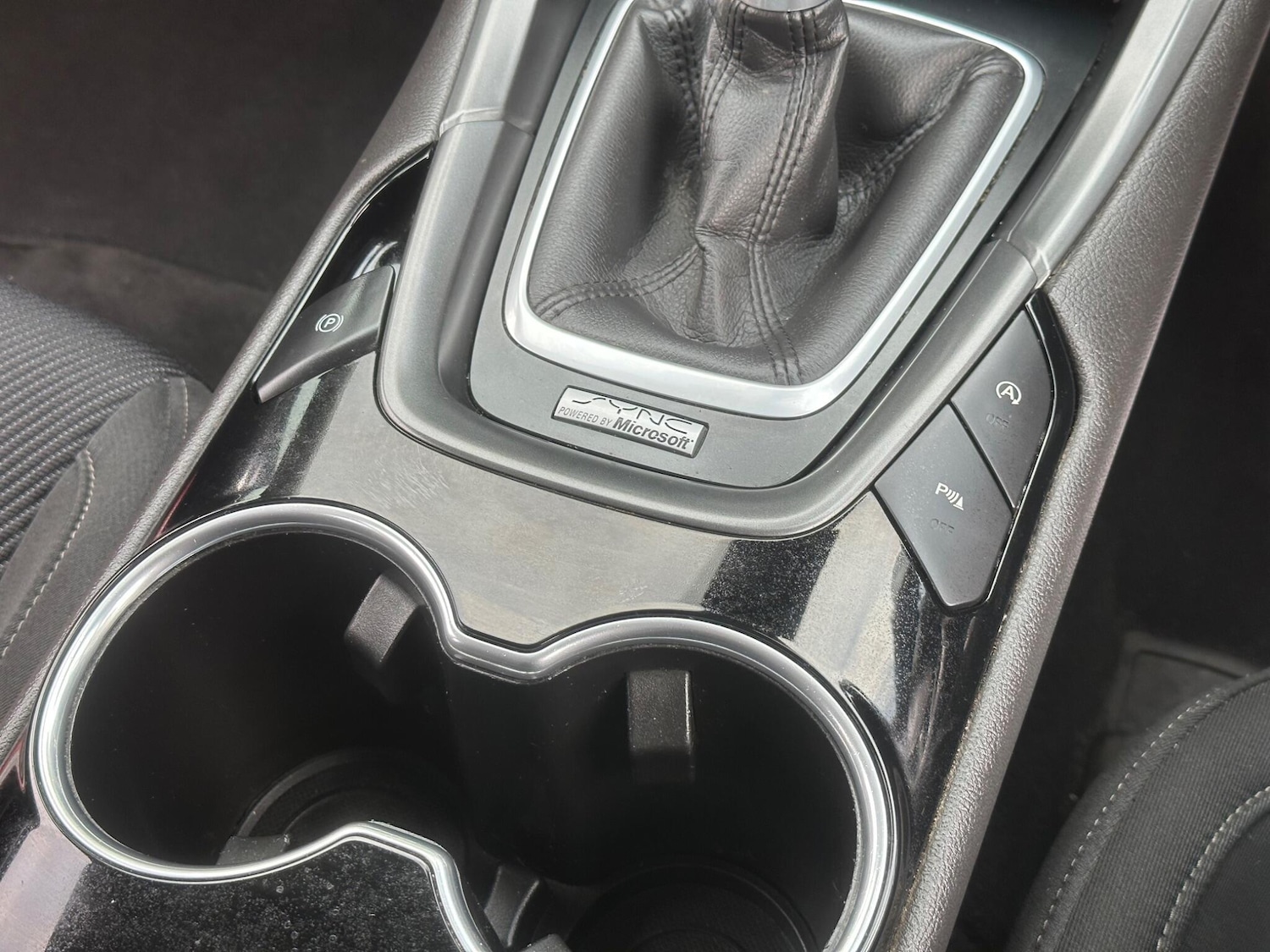 Used Ford Mondeo 2015 for sale - 76472104: Photo 40