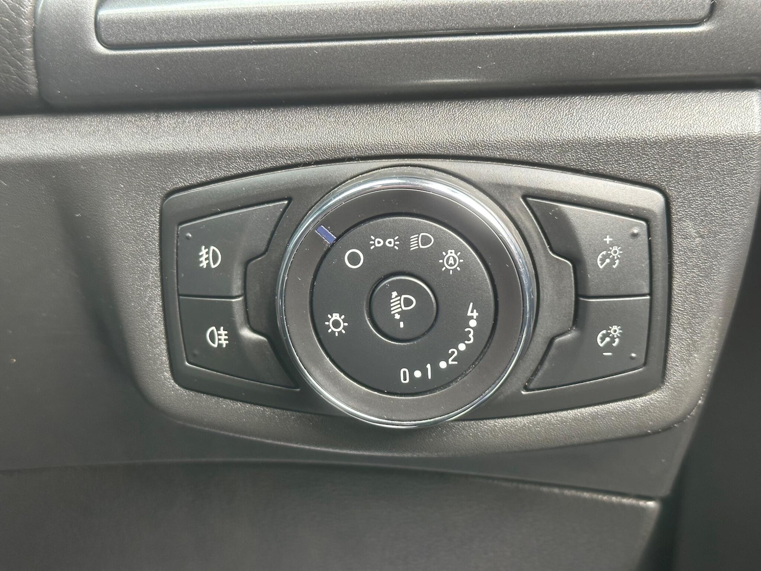 Used Ford Mondeo 2015 for sale - 76472104: Photo 41