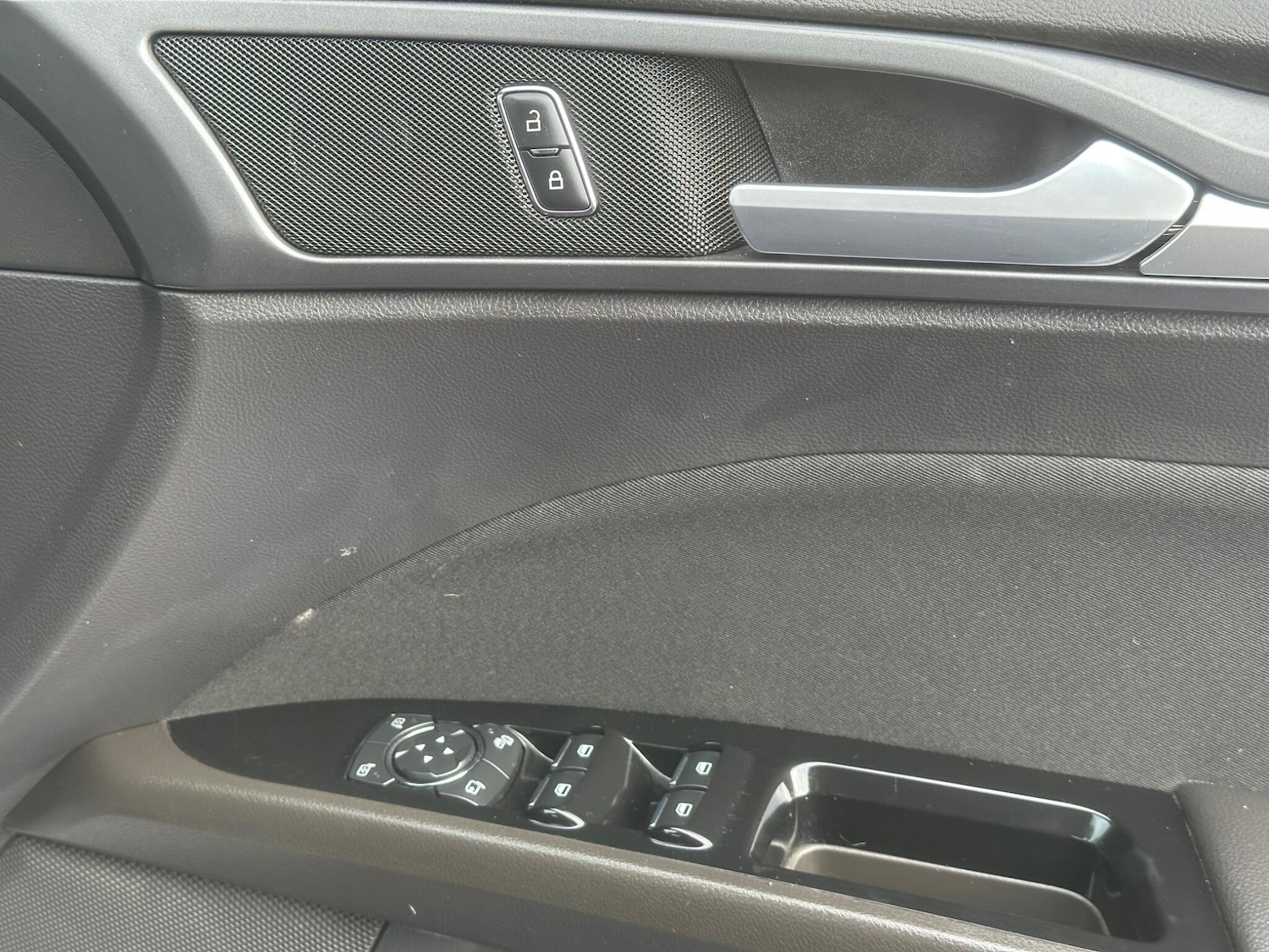 Used Ford Mondeo 2015 for sale - 76472104: Photo 42