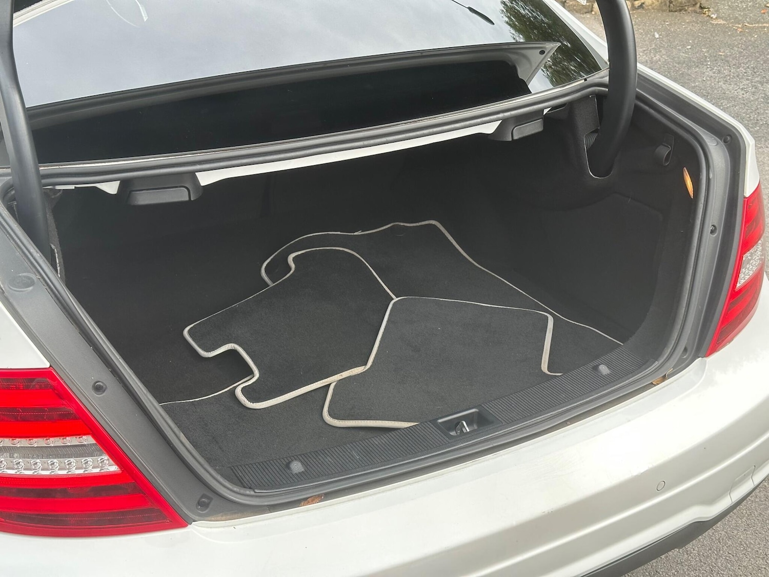 Used Mercedes-Benz C Class 2015 for sale - 76753054: Photo 25