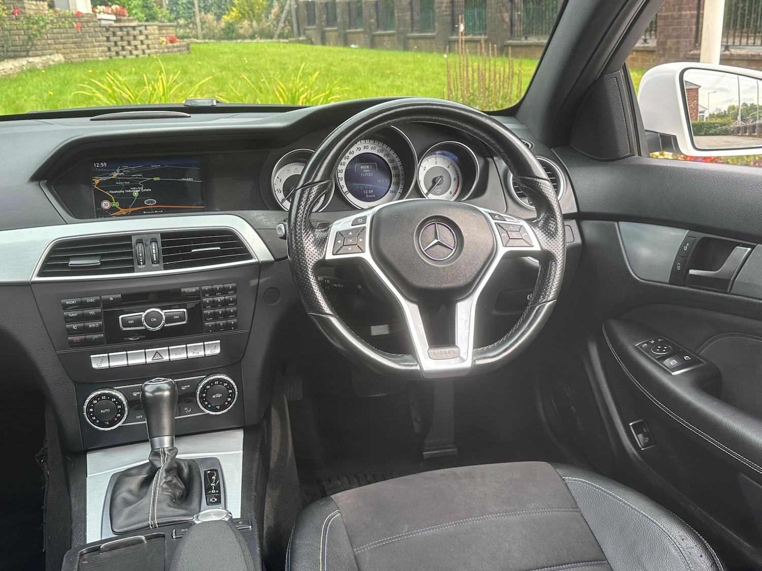 Used Mercedes-Benz C Class 2015 for sale - 76753054: Photo 34