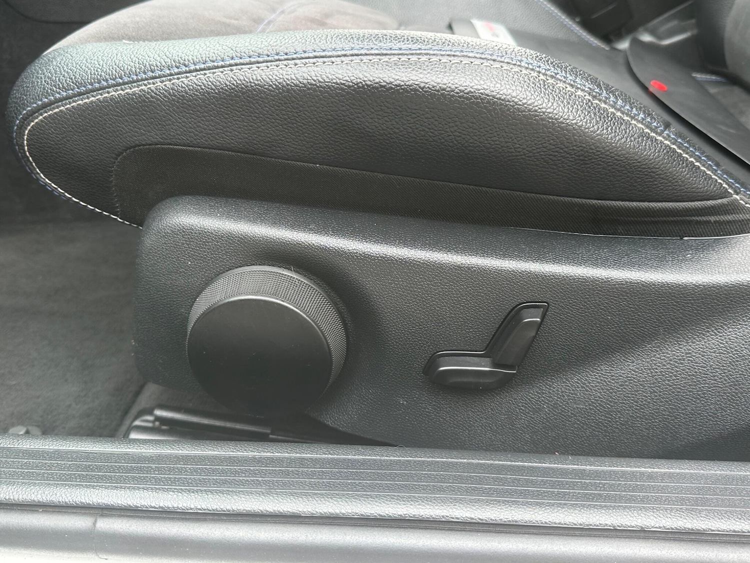 Used Mercedes-Benz C Class 2015 for sale - 76753054: Photo 42