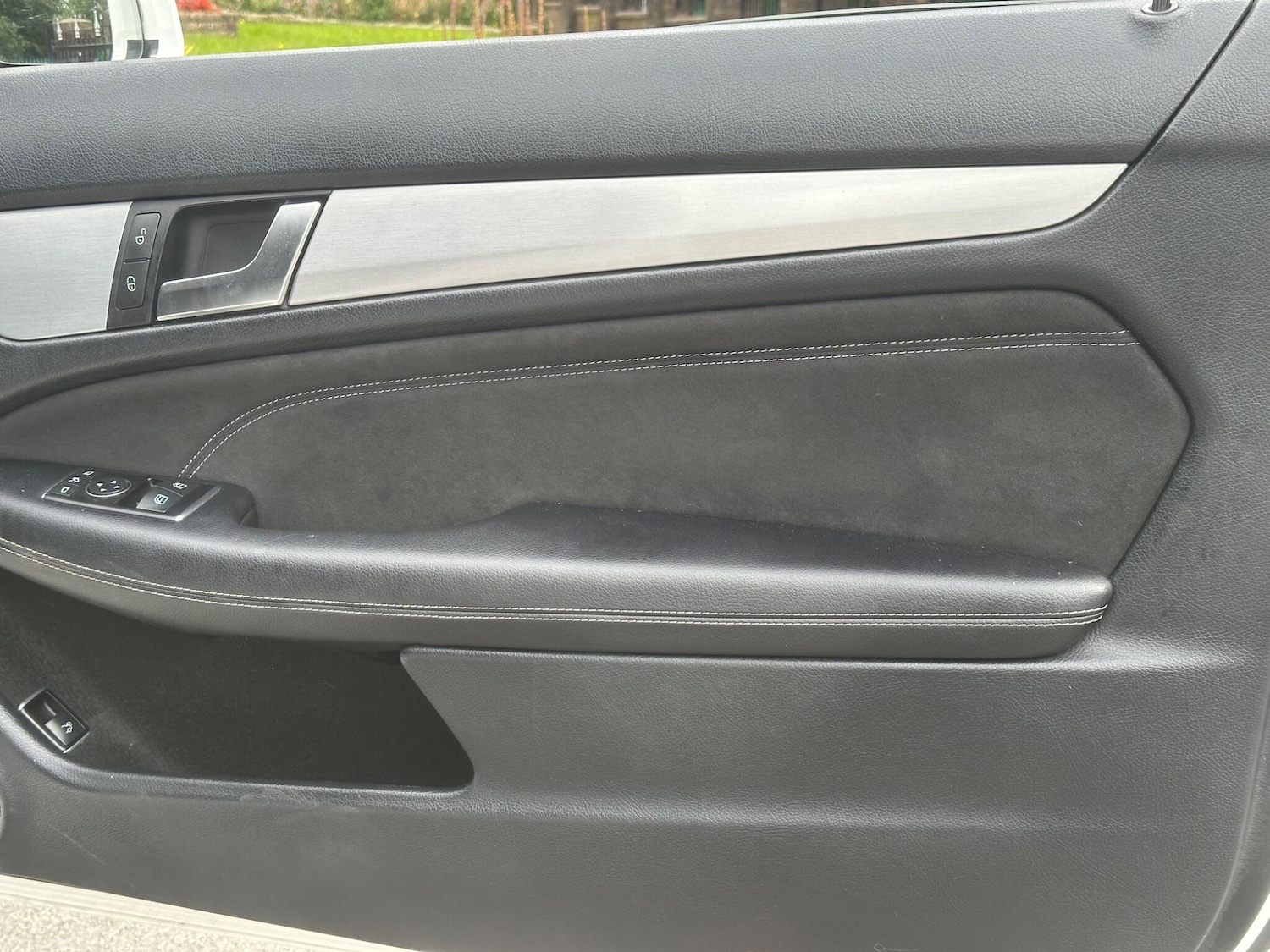 Used Mercedes-Benz C Class 2015 for sale - 76753054: Photo 44